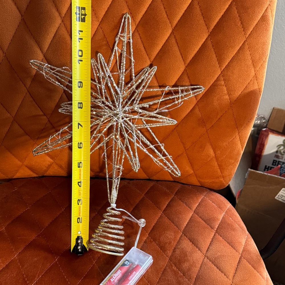 Gold Wire Star Tree Topper - Picture 3 of 4